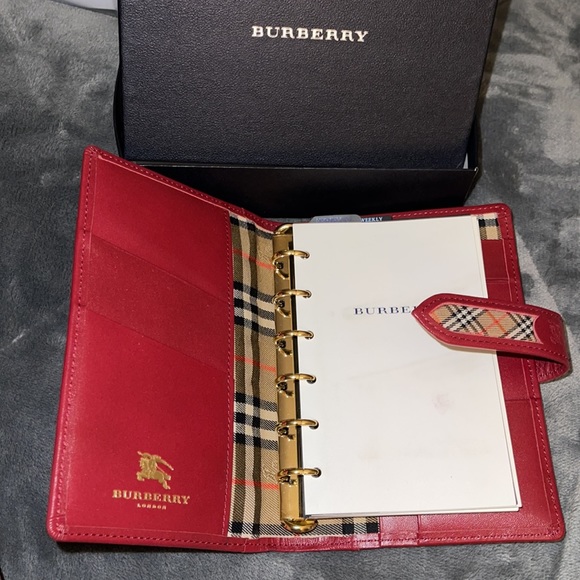 Burberry preloved leather pocket notebook excellent condition comes with box - Picture 4 of 16